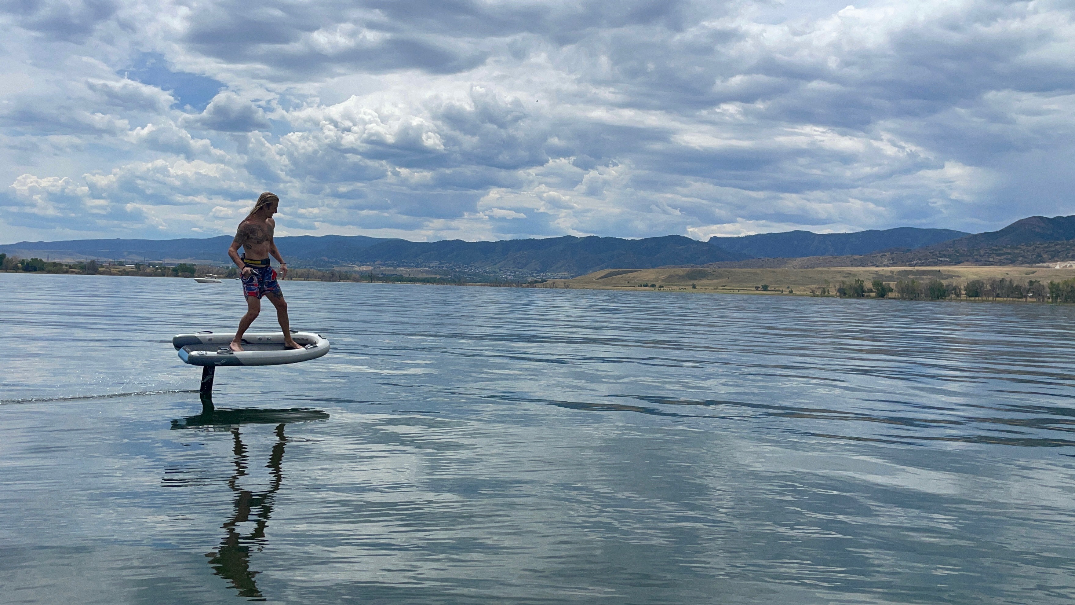 E-foil gliding on the water